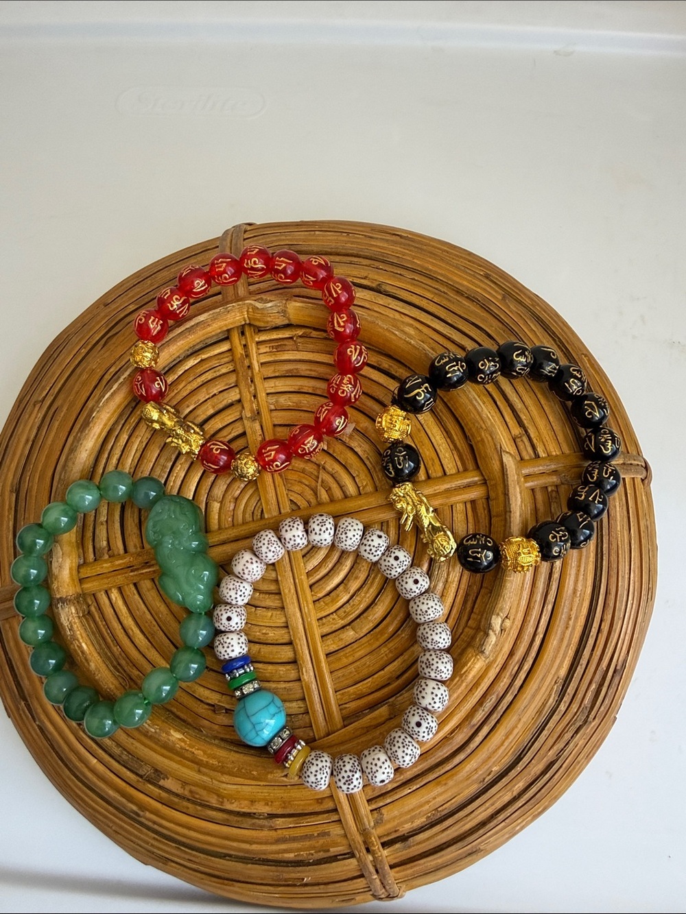 Bundle of 4 Feng Shui Pixiu Stretch Bracelets to Attract Wealth & Good Luck.